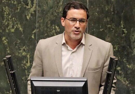نماینده مجلس خطاب به رئیس‌ها: مراقب باشید، «چاپلوس» از جاسوس خطرناک‌تر است
