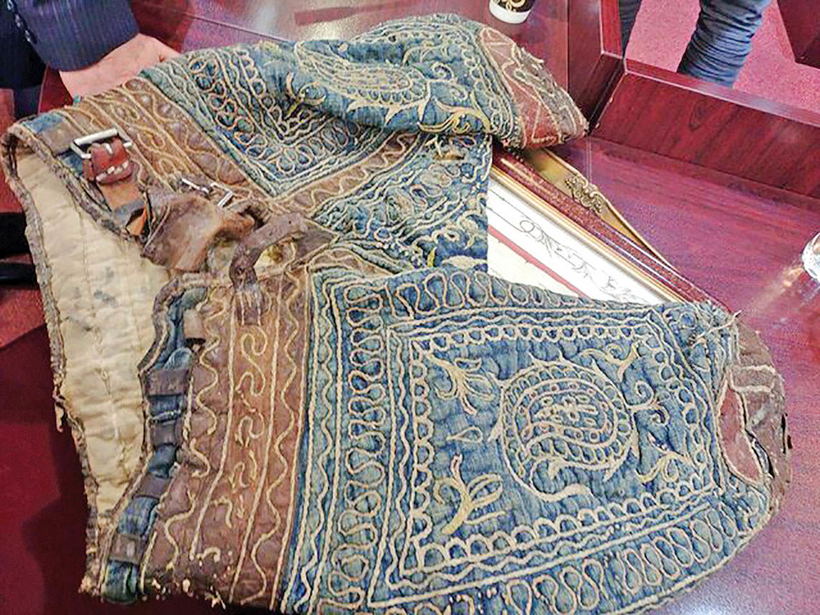 شلوار باستانی تختی به موزه المپیک اهدا شد