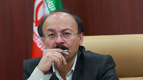 اجرای حکم اخراج بیژن عبدالکریمی متوقف شد