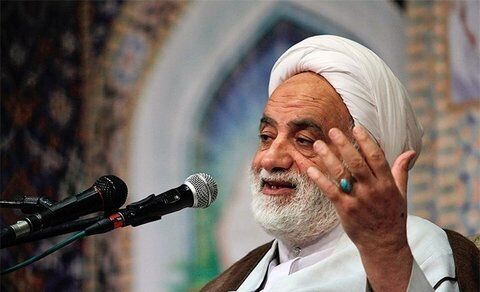 قرائتی خطاب به طلاب غیرایرانی: ممکن است، عده‌ای به شما جسارت کنند اما...