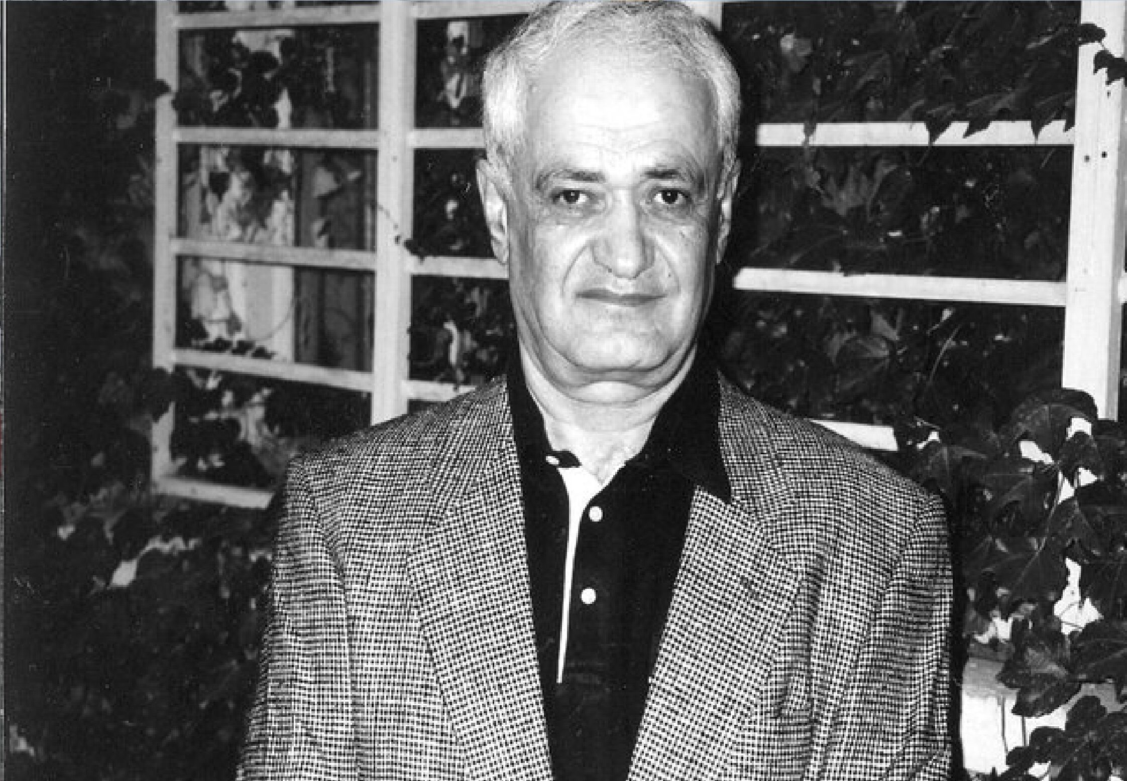 درگذشت مترجم «دنیای سوفی» در صدسالگی