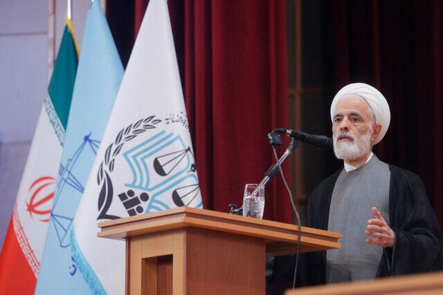 انتقادات معاون پزشکیان از توهین ها به تیم مذاکره کنندگان/ جای تأسف است برخی هم‌لباس من به مذاکره‌کنندگان تهمت می‌ زنند