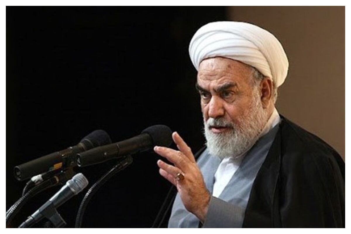 عیادت نماینده رهبر انقلاب از آیت‌الله نوری همدانی 
