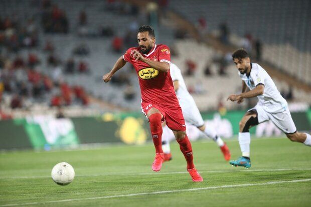 پیروزی پرسپولیس 10 نفره مقابل پیکان