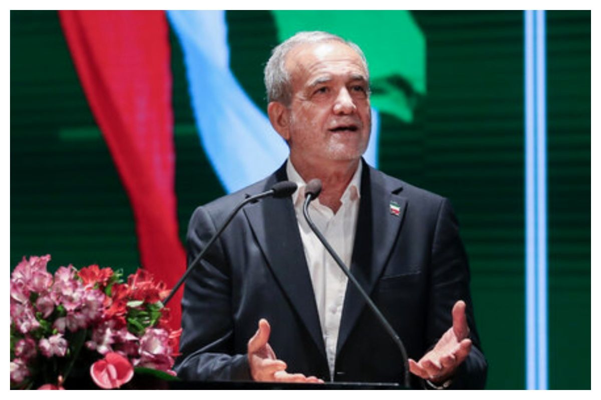 پزشکیان در مراسم روز دانشجو:  چرا وقتی دانشجویی صحبت می‌کند، او را هو می‌کنید؟/ اصل موضوع تحمل یکدیگر است+ فیلم