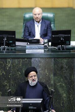 تصویری معنادار از قالیباف و رئیسی در صحن مجلس 