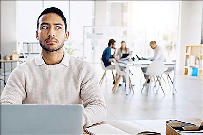 چگونه غریزه شایعه‌سازی در دورکاری را مدیریت کنیم؟