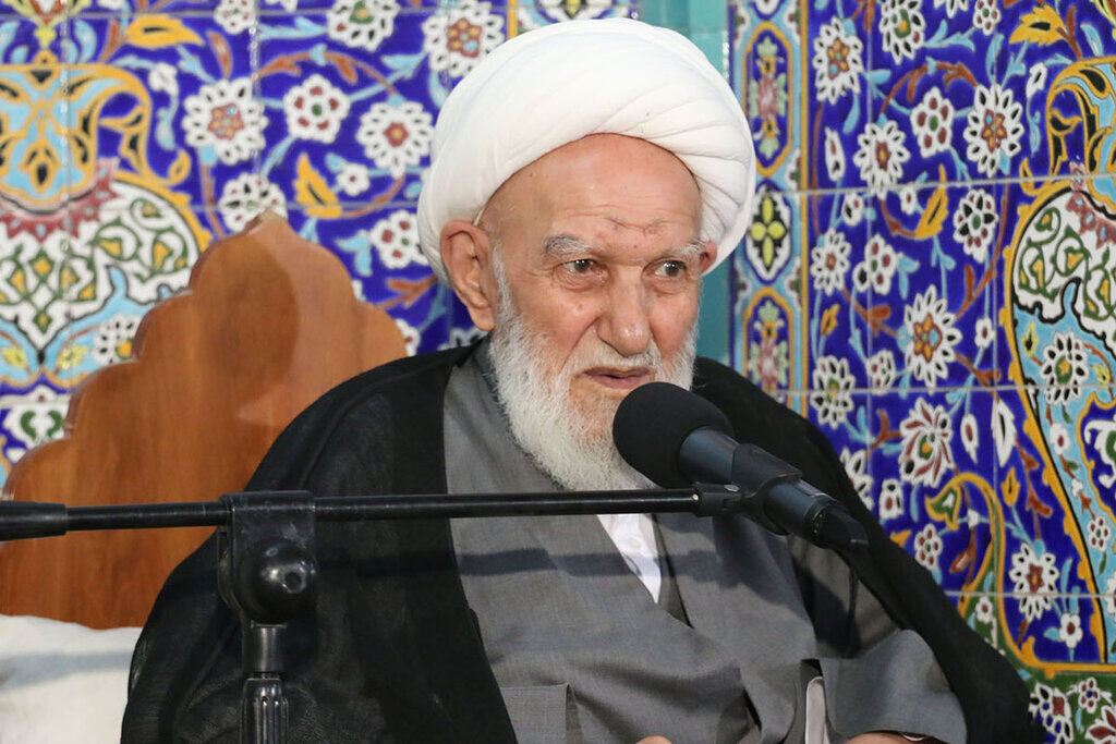آیت الله ناصری بستری شد/ مردم دعا کنند
