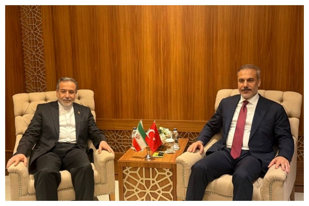 عراقچی و فیدان درباره مذاکرات ایران و آمریکا گفت و گو کردند