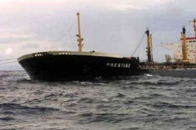 آخرین خبر از نفتکش غرق شده در سواحل عمان/ خدمه نفتکش پیدا شدند؟