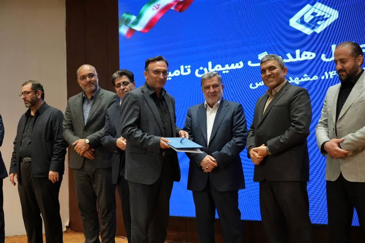 تجلیل از مدیر عامل سیمان صوفیان برای ارتقاء عملکرد شرکت در زمینه سودآوری