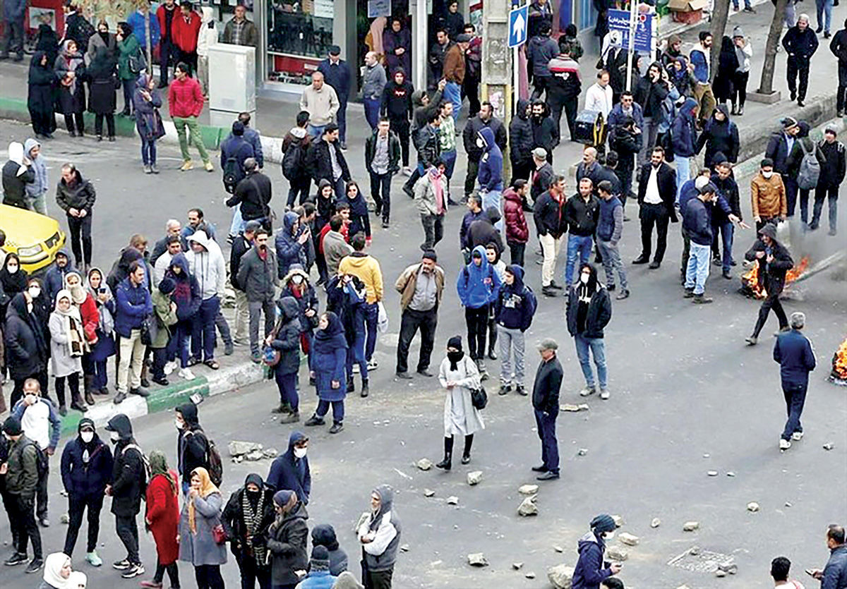 بازخوانی اعتراضات در سه پرده
