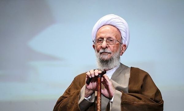 تکذیب عیادت احمدی‌نژاد از آیت‌الله مصباح/ آخرین وضعیت ایشان