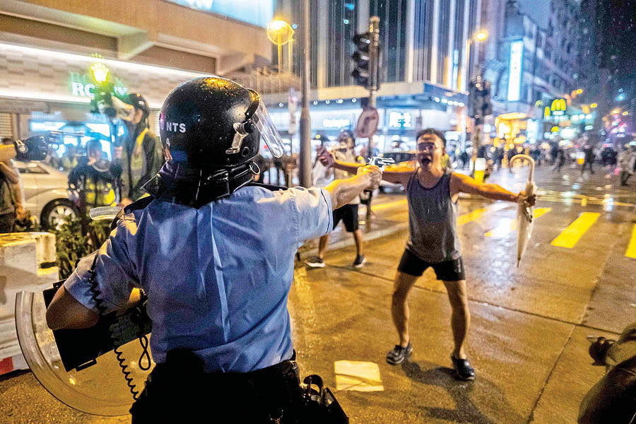 عکس جنجالی از شورش هنگ‌کنگ