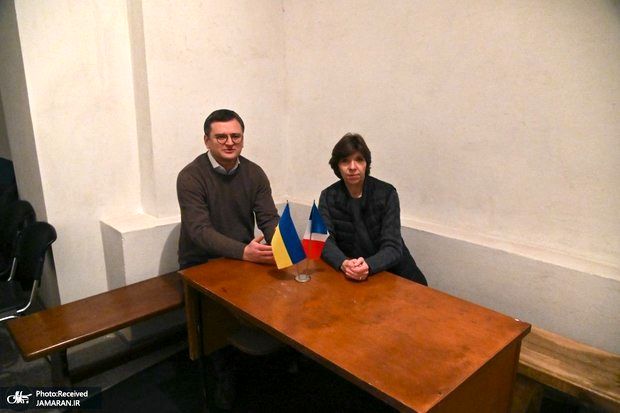 جلسه وزرای خارجه فرانسه و اوکراین در پناهگاه + عکس