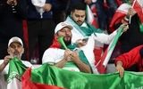 تصویر رهبر شهید انقلاب روی لباس هواداران ایران در آمریکا