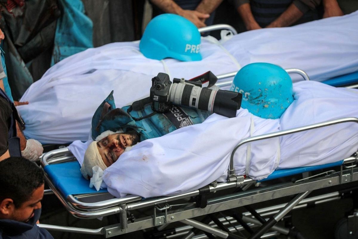 یک خبرنگار کشته شد/ اسرائیل غرب غزه را بمباران کرد