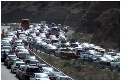 بارش باران در جاده چالوس/ آخرین وضعیت ترافیکی جاده‌های کشور
