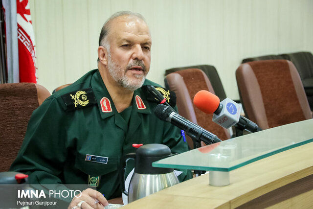فرمانده سپاه اصفهان: صبر انقلابی ما حد و اندازه دارد/ اگر این روزها اسلحه به میدان نمی‌بریم، بخاطر امنیت مردم است