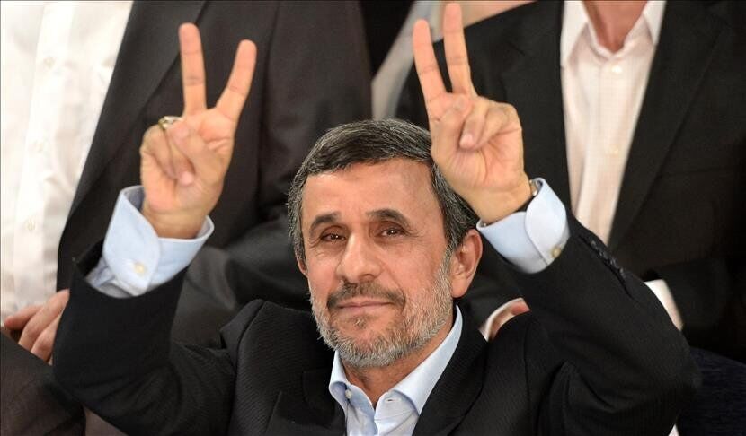 مرد تناقض ها خود را ناجی کشور می داند