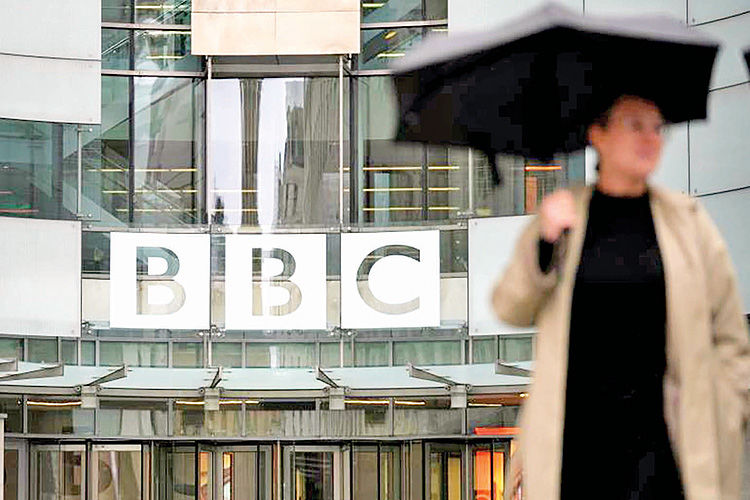 تهدید ترامپ به شکایت یک‌ میلیارد‌ دلاری