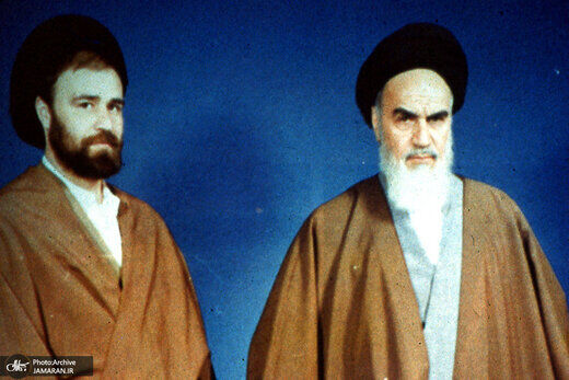 تصویری کمتر دیده شده از پسر و نوه امام خمینی (ره) + عکس