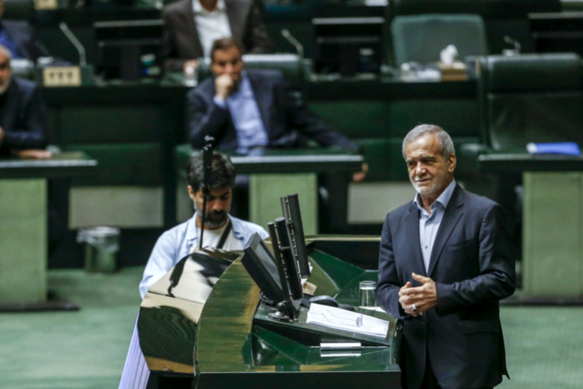 شاه بیت نشست غیرعلنی بهارستانیها با دولت