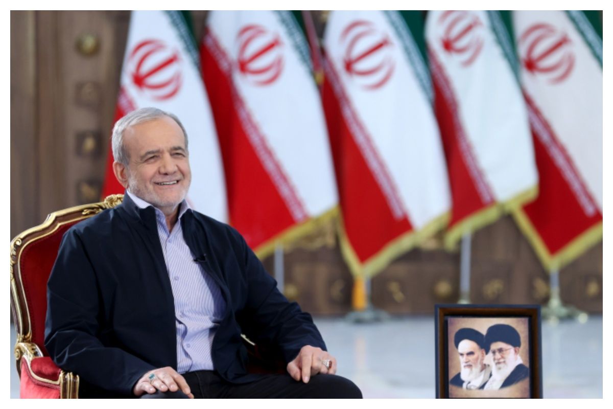 تصاویری از نشست پزشکیان با 3 فعال سیاسی-رسانهای