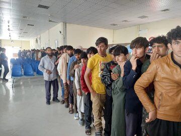 بیش از سه هزار نفر مهاجر افغان از ایران خارج شدند