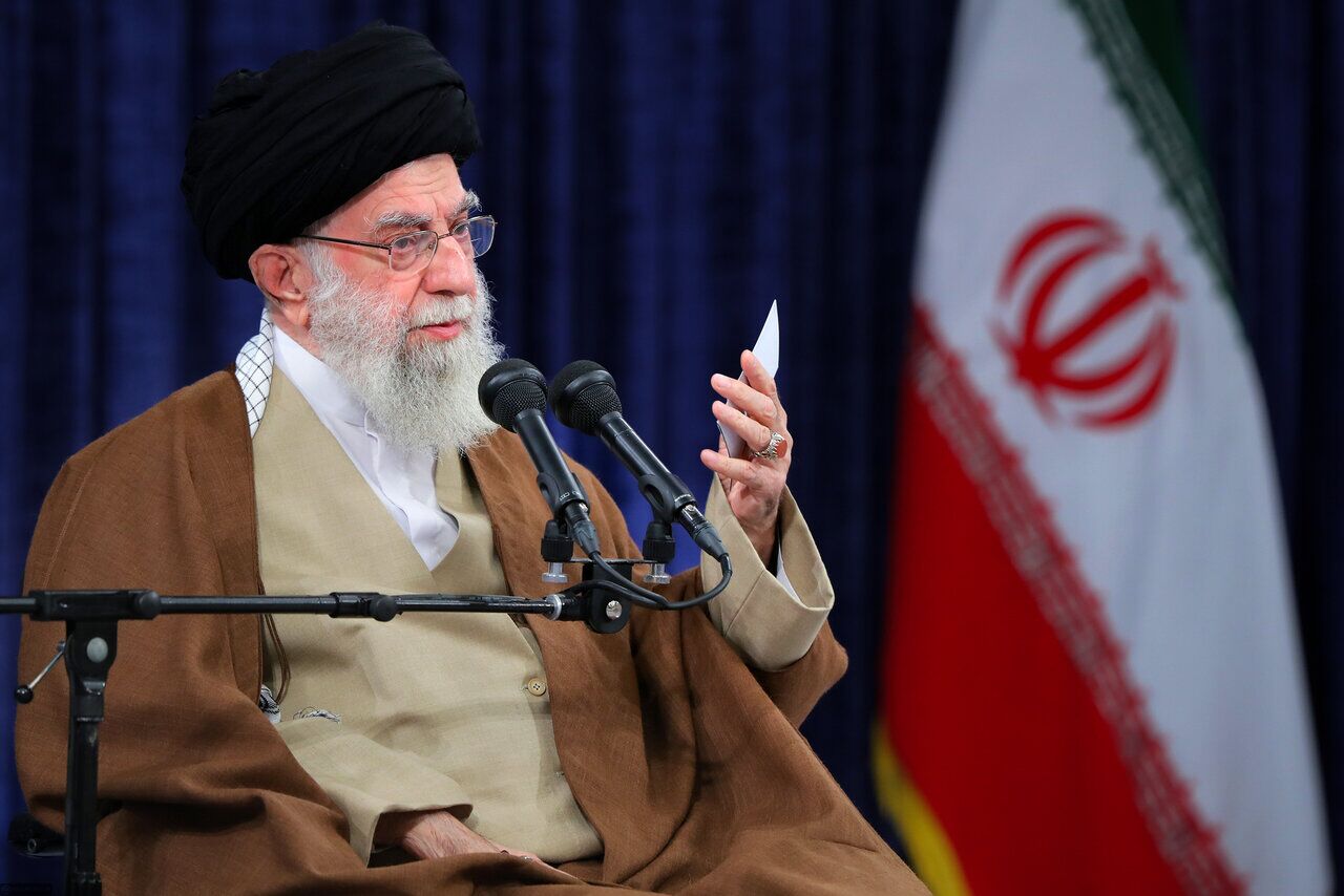تشییع مردمی رئیس‌جمهور پیام قوت جمهوری‌اسلامی به همه دنیا بود