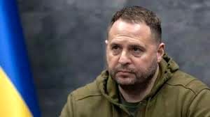 استعفای دستیار ارشد زلنسکی پس از یورش به خانه‌اش/ بحران تازه در آستانه مذاکرات صلح