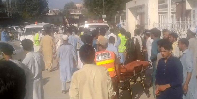 فوری؛ حمله تروریستی در پاکستان/ 20 نفر کشته شدند