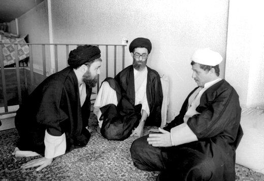 تصویری متفاوت از جلسه سران قوا در حیاط خانه هاشمی رفسنجانی