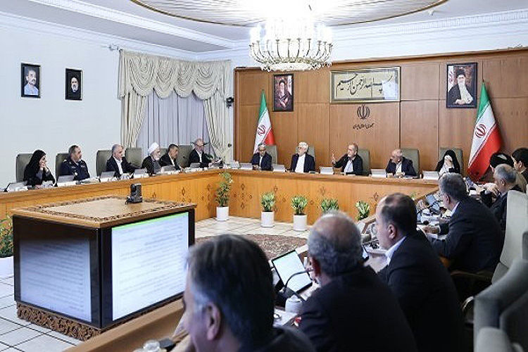 ساختمان سفید - 1404/08/05