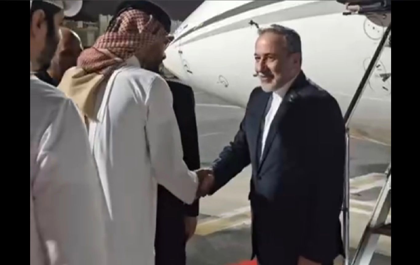 هواپیمای عراقچی در دوحه به زمین نشست + فیلم