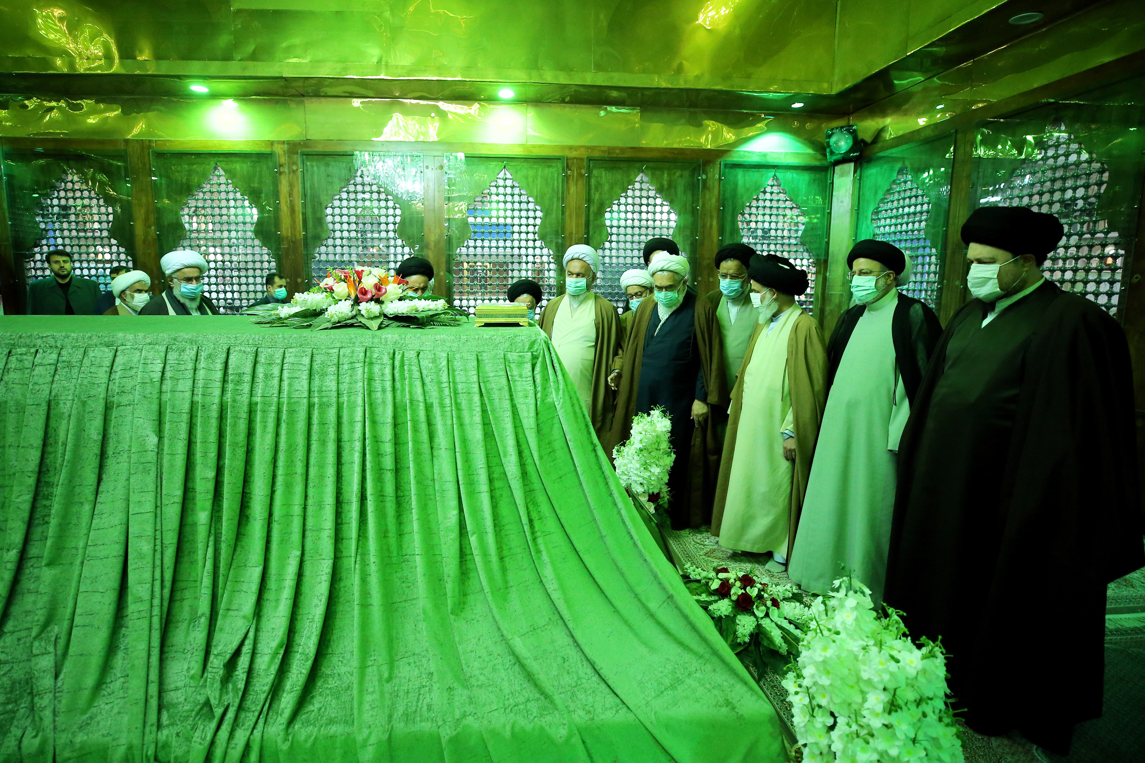 سیدحسن خمینی میزبان رئیسی شد + عکس 