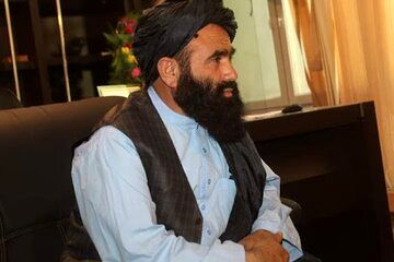 چهره سیاسی ۶۰ ساله طالبان با یک دختر ۱۸ ساله ازدواج کرد!