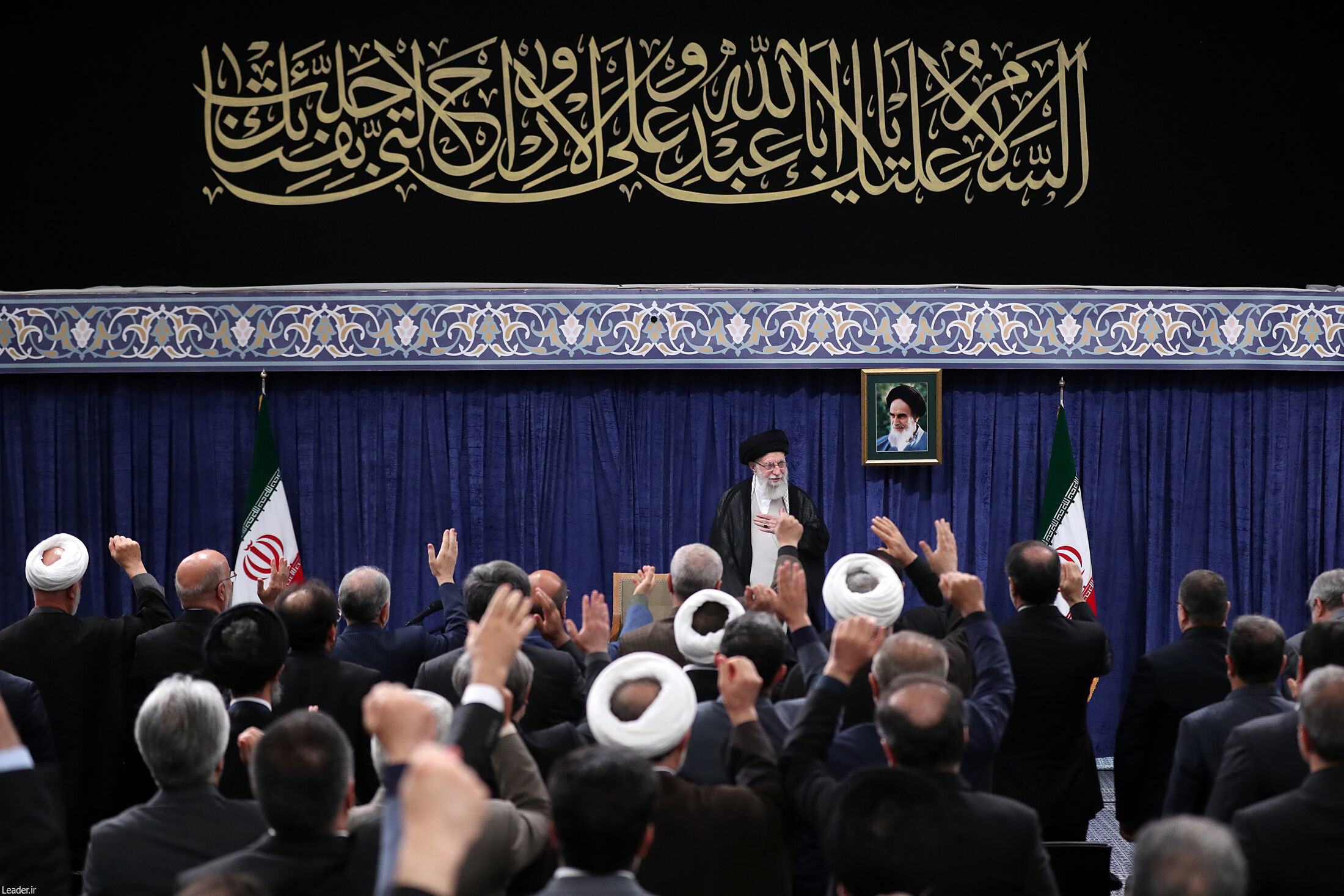 رهبر انقلاب در دیدار با مسوولان قوه قضائیه: ملت با جهت‌گیری‌های گوناگون سیاسی و وزن متفاوت مذهبی پای ایران عزیز ایستاد