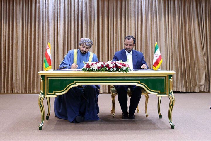 امضای 4 سند همکاری میان ایران و عمان