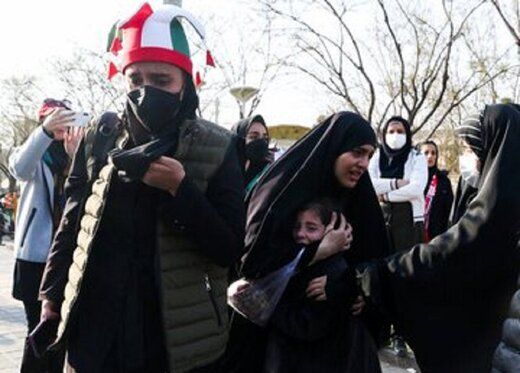 پشت پرده پاشیدن اسپری فلفل به زنان در ورزشگاه مشهد