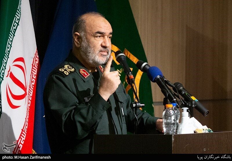 سردار سلامی: دشمن می‌خواهد مردم ایران را به خیابان‌ها بکشاند / خوزستان ‌امنیت و شادابی‌اش را بازیافت‌