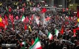 حضور جمعی از مردم عراق در مراسم تشییع پیکر رهبر شهید انقلاب در تهران/ انتظار مردم برای ورود پیکر رهبر شهید+ فیلم و عکس