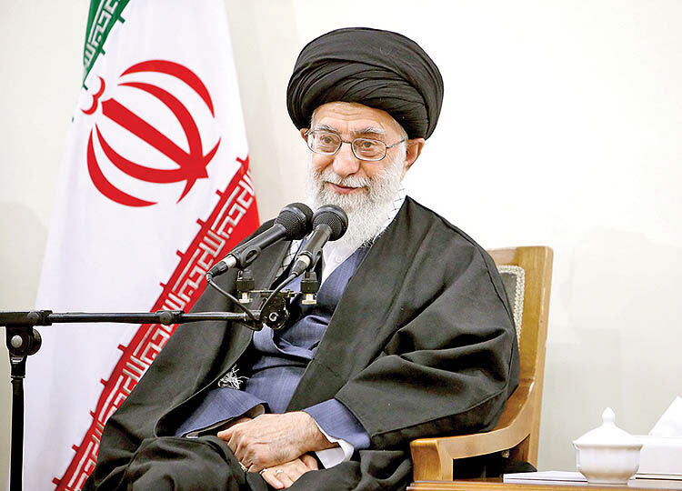 کارگران در حوادث انقلاب و دفاع مقدس با بصیرت و غیرت در صحنه بودند