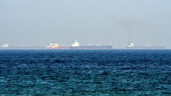 تغییر مسیر ناگهانی یک نفتکش به سمت ایران/ اقدامی مشکوک در جزایر امارات/ ماجرا چه بود؟