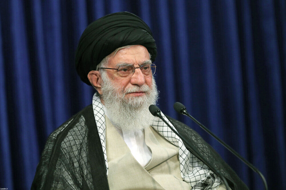 بیانات منتشر نشده رهبر انقلاب: خط مبارزه سیاسی ائمه، تشکیل حکومت اسلامی بوده است