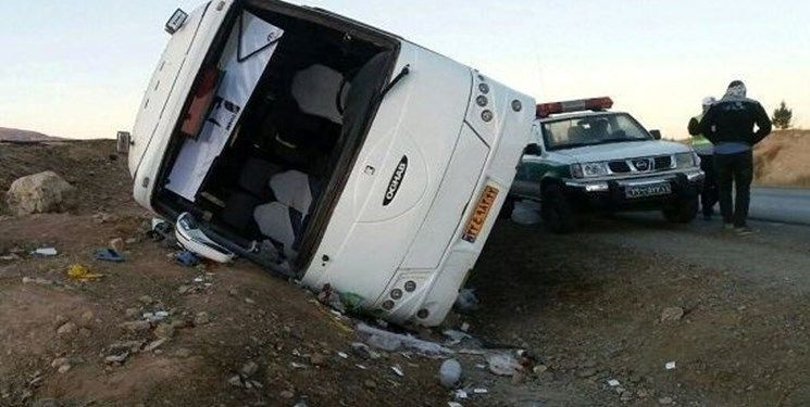 واژگونی اتوبوس در جاده تهران-مشهد