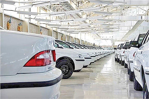 با احتکارکنندگان خودرو  برخورد می‌شود