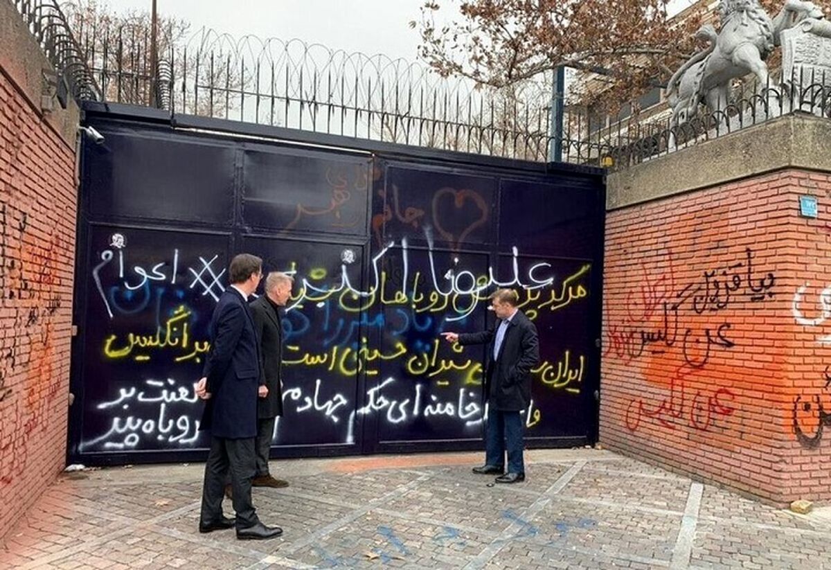 توئیت کنایه آمیز سفیر انگلیس پس از بازگشت به ایران