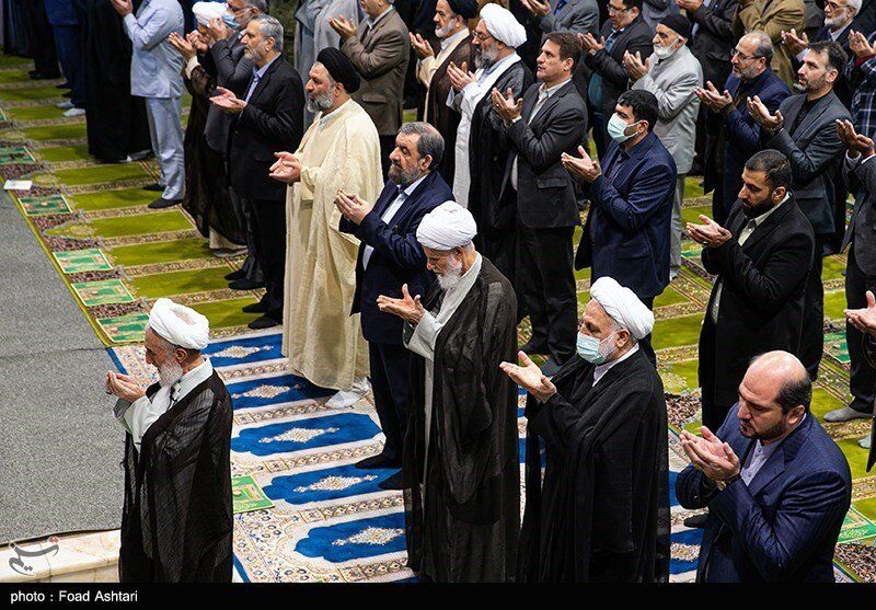 تصاویری از حضور چهره‌های مطرح سیاسی در صف نماز جمعه تهران