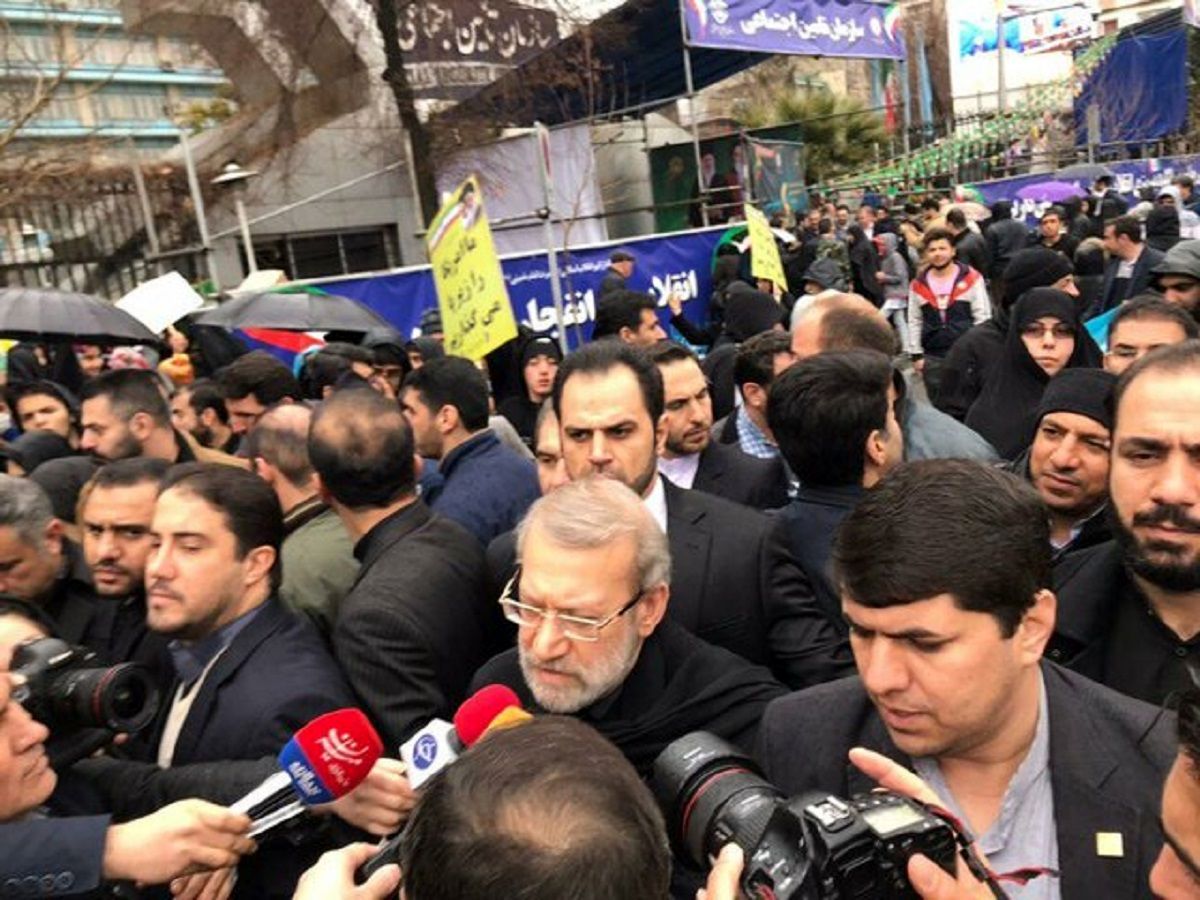 لاریجانی :راهپیمایی 22 بهمن همبستگی ملی را بالا می برد 